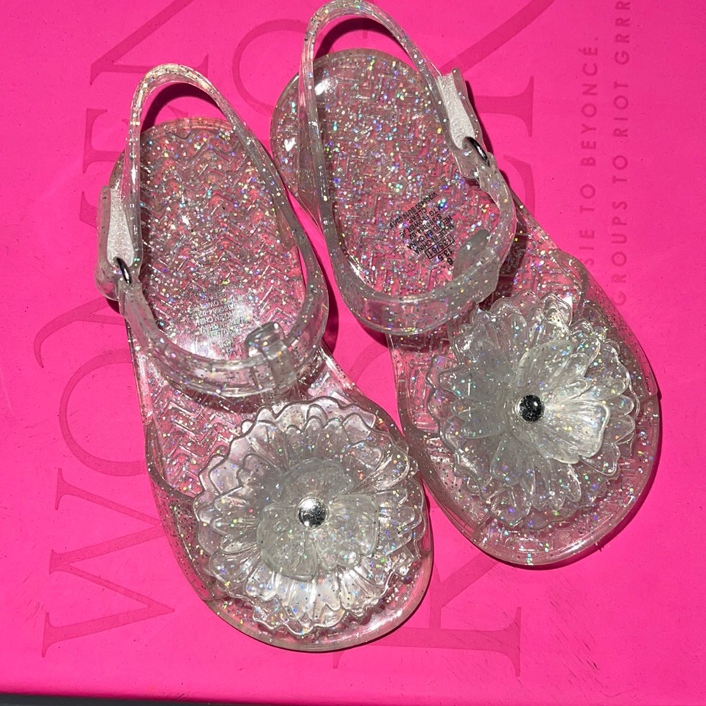 NEW! Old Navy daisy jelly sandals sz/6